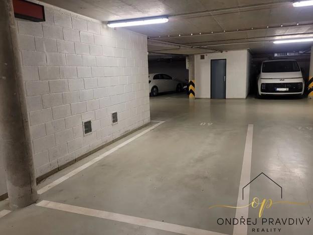 Pronájem garážového stání, Dobřichovice, Anežky České, 18 m2