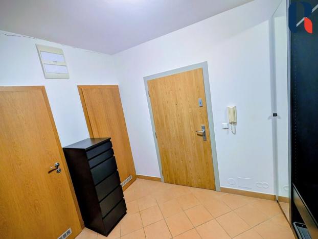 Pronájem bytu 1+kk, Praha - Holešovice, Osadní, 77 m2