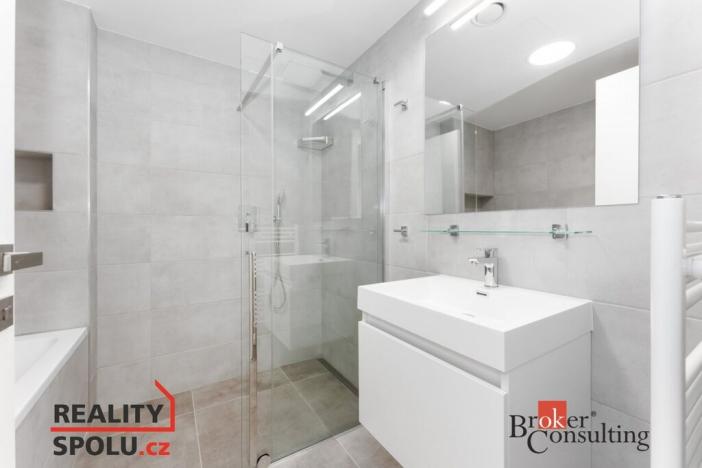 Pronájem bytu 3+kk, Hradec Králové - Nový Hradec Králové, Buková, 104 m2