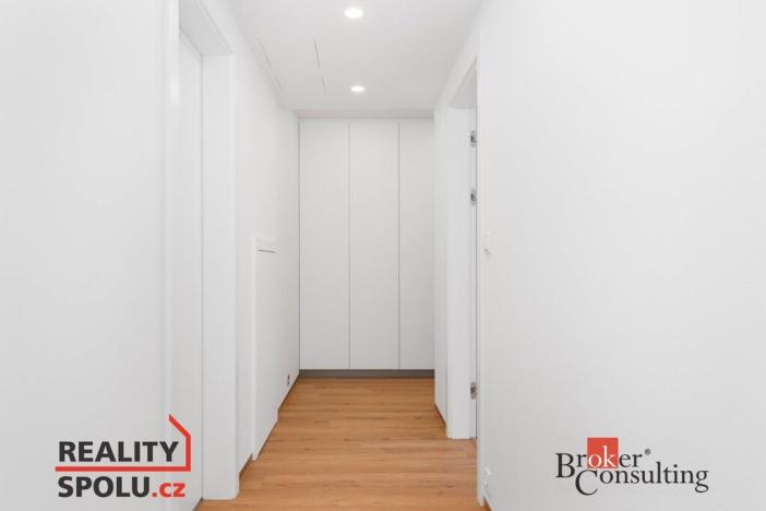 Pronájem bytu 3+kk, Hradec Králové - Nový Hradec Králové, Buková, 104 m2