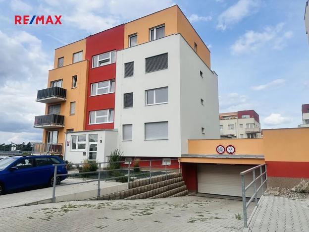 Pronájem bytu 2+kk, Praha - Černý Most, Dobrovolného, 42 m2