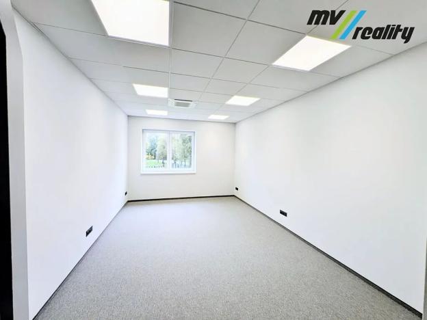 Pronájem kanceláře, Milovice, 86 m2