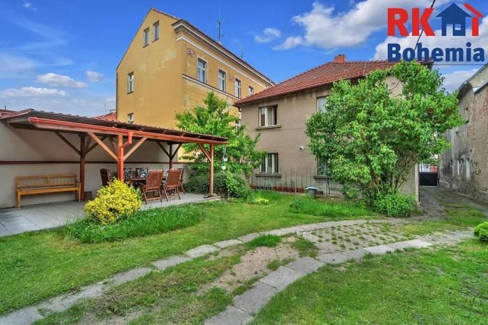 Prodej obchodního prostoru, Mnichovo Hradiště, Masarykovo náměstí, 300 m2