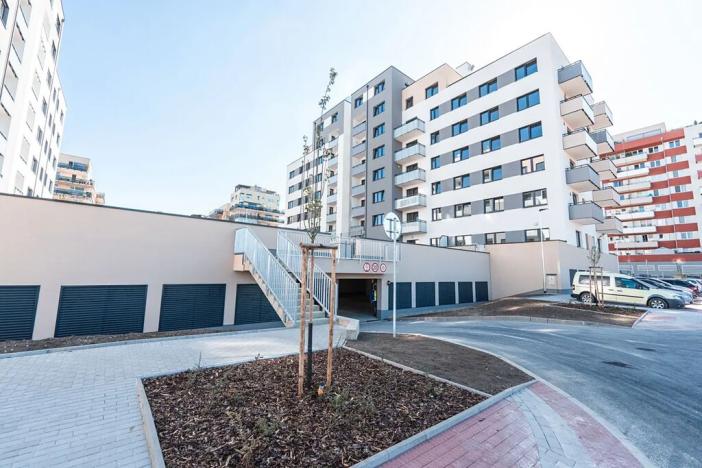 Pronájem bytu 2+kk, Praha - Hlubočepy, Fabiánové, 45 m2