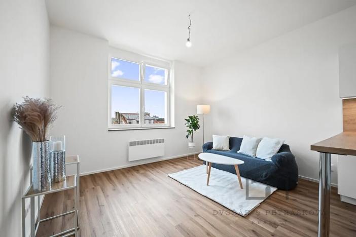 Pronájem bytu 2+kk, Praha - Vršovice, Bulharská, 46 m2