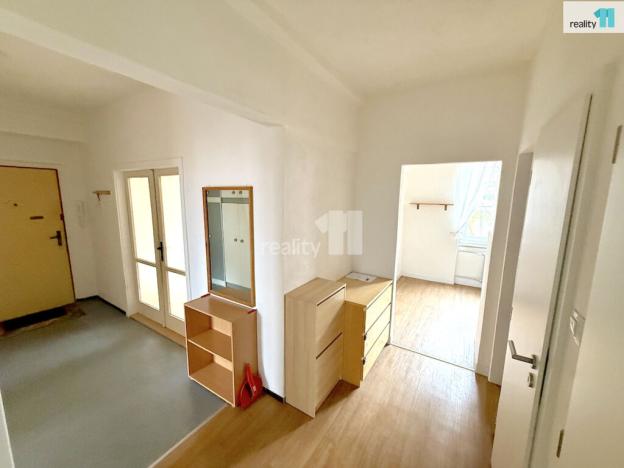 Pronájem bytu 3+1, Karlovy Vary - Rybáře, Majakovského, 79 m2