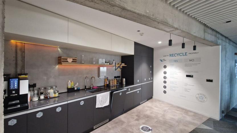 Pronájem kanceláře, Praha, Kladenská, 457 m2