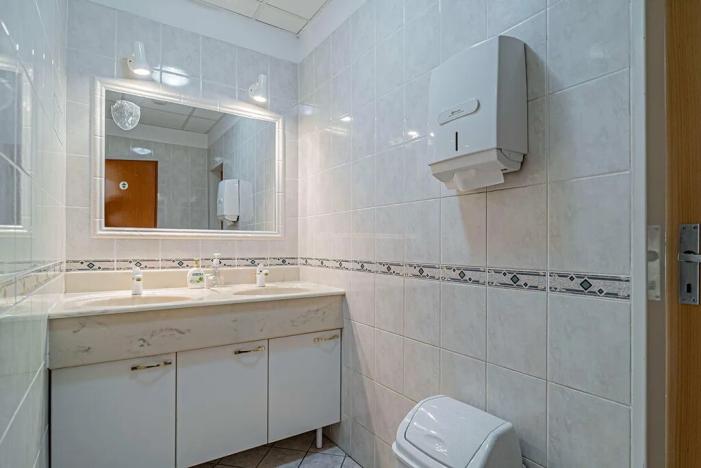 Prodej kanceláře, Třinec, 2388 m2