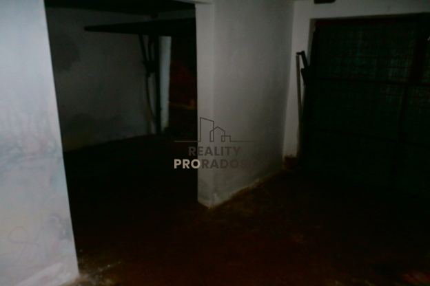 Pronájem garáže, Znojmo, Hradišťská, 16 m2