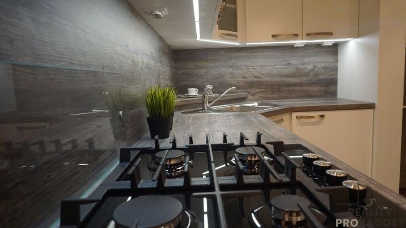 Pronájem bytu 2+1, Olomouc, Nešporova, 54 m2