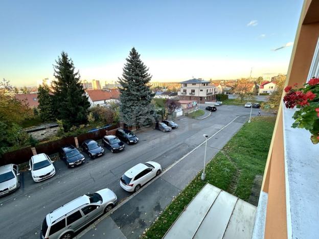 Prodej bytu 2+kk, Praha - Horní Měcholupy, Neapolská, 45 m2