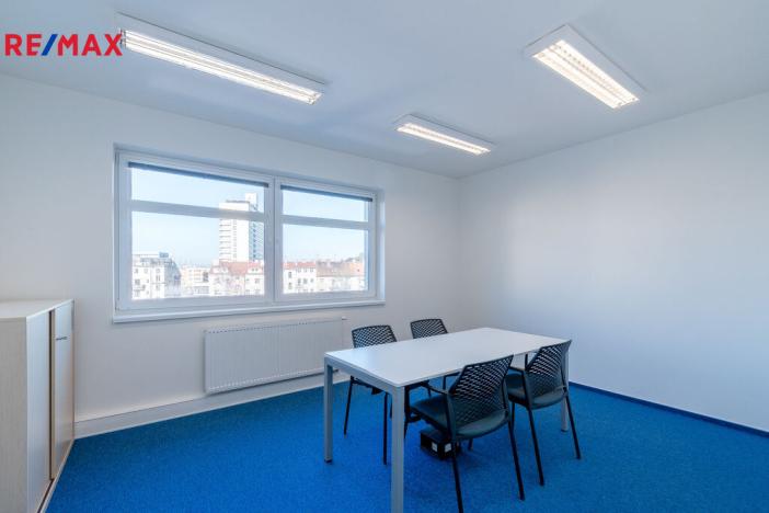 Pronájem kanceláře, Hradec Králové - Pražské Předměstí, U Koruny, 92 m2