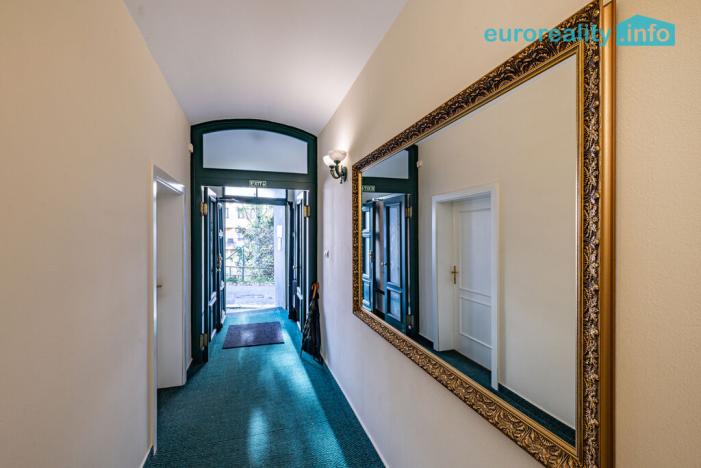 Pronájem bytu 2+1, Karlovy Vary, Libušina, 65 m2