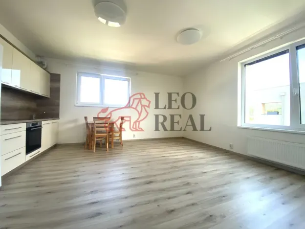 Pronájem bytu 1+kk, Praha - Lipence, Oddechová, 35 m2