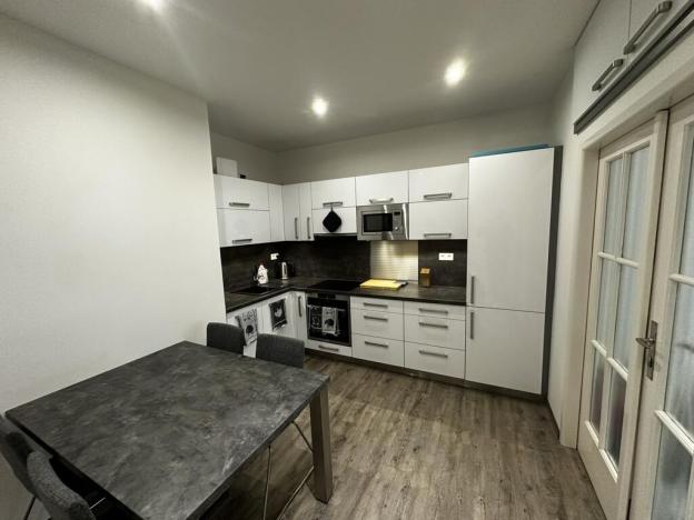 Pronájem bytu 3+1, Praha - Vršovice, Vršovická, 86 m2