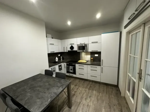 Pronájem bytu 3+1, Praha - Vršovice, Vršovická, 86 m2