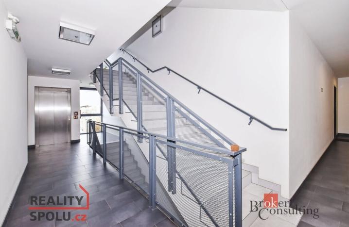 Pronájem bytu 1+kk, Praha - Libeň, Matějkova, 49 m2