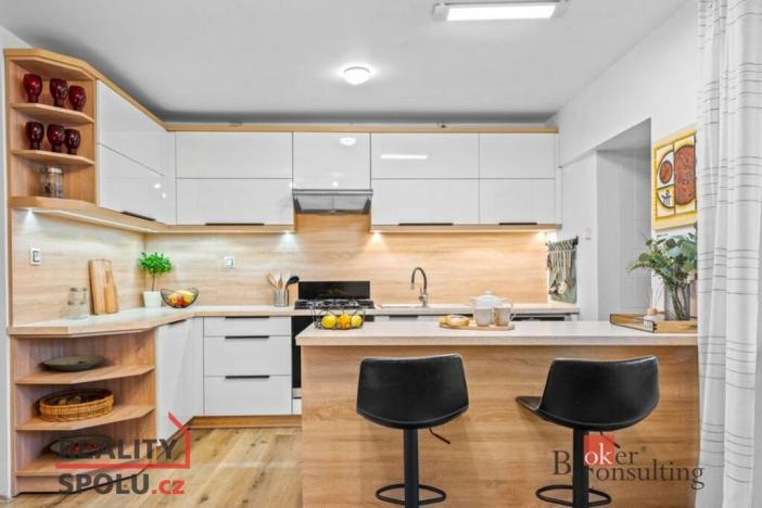 Prodej rodinného domu, Hradec Králové - Pražské Předměstí, Na Okrouhlíku, 250 m2