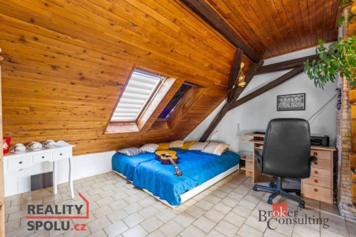 Prodej rodinného domu, Hradec Králové - Pražské Předměstí, Na Okrouhlíku, 250 m2