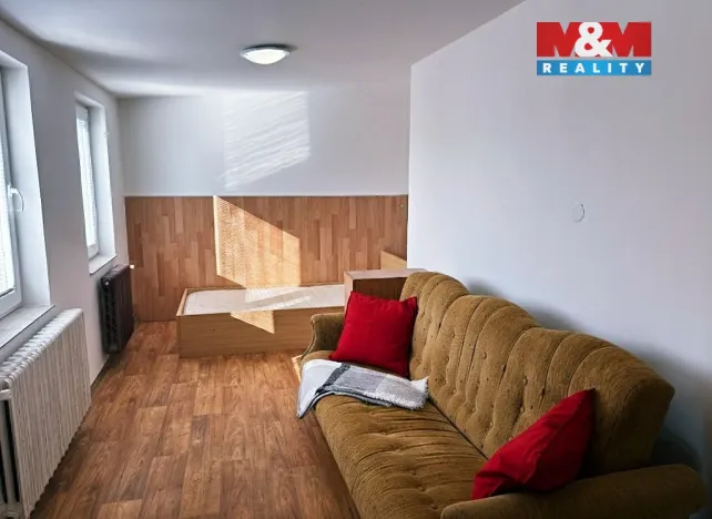 Prodej komerční nemovitosti, Libiš, 300 m2