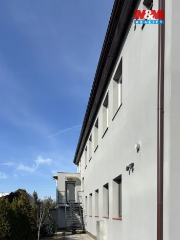 Prodej komerční nemovitosti, Libiš, 300 m2