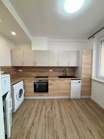 Pronájem bytu 2+1, Pardubice, Benešovo náměstí, 59 m2