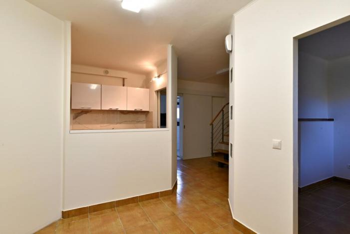 Pronájem komerční nemovitosti, Praha - Křeslice, Na rovině, 140 m2