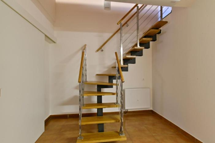 Pronájem komerční nemovitosti, Praha - Křeslice, Na rovině, 140 m2