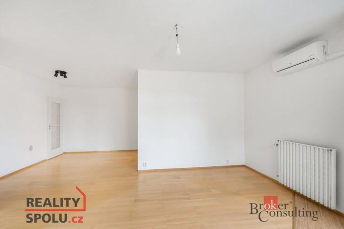 Pronájem bytu 2+1, Liberec - Liberec I-Staré Město, Husova, 59 m2