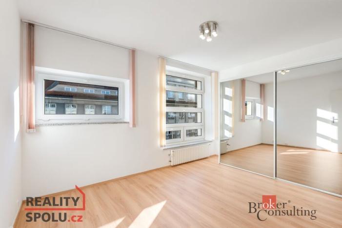 Pronájem bytu 2+1, Liberec - Liberec I-Staré Město, Husova, 59 m2