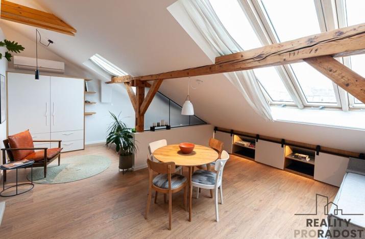 Pronájem bytu 1+kk, Praha - Bubeneč, Čs. armády, 52 m2