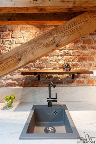 Pronájem bytu 1+kk, Praha - Bubeneč, Čs. armády, 52 m2