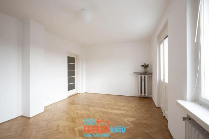 Pronájem bytu 1+kk, Praha - Holešovice, Umělecká, 37 m2