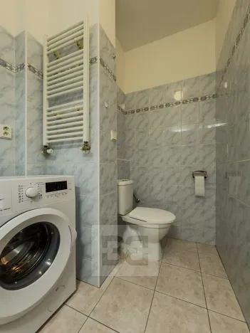 Pronájem bytu 1+kk, Praha - Vršovice, Petrohradská, 28 m2