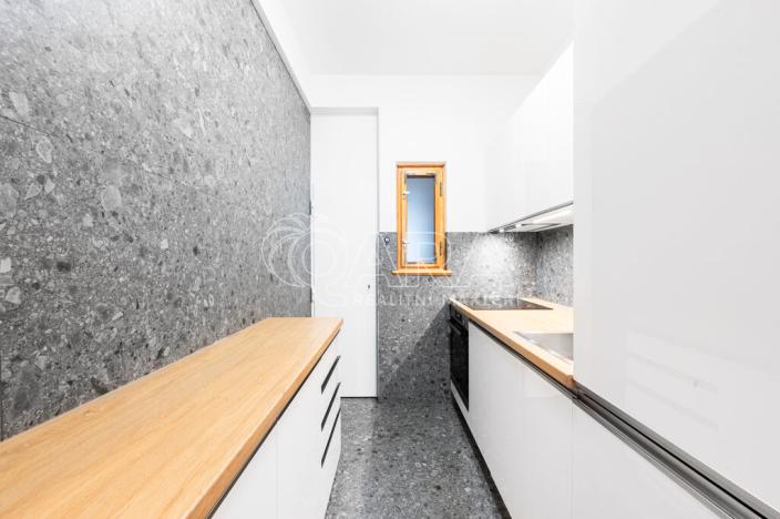 Pronájem bytu 1+kk, Praha - Holešovice, Komunardů, 34 m2