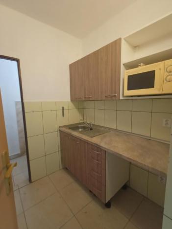 Pronájem skladu, Jílové u Prahy, Masarykovo náměstí, 500 m2