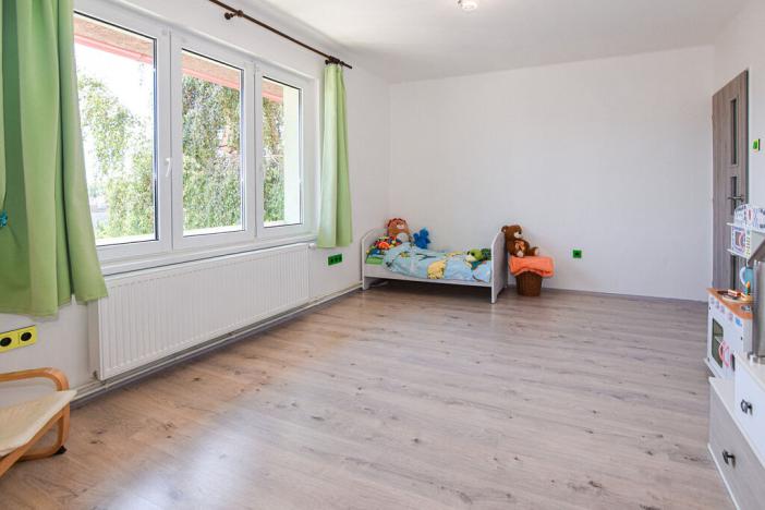 Prodej bytu 3+kk, Veleň, U Sluh, 77 m2