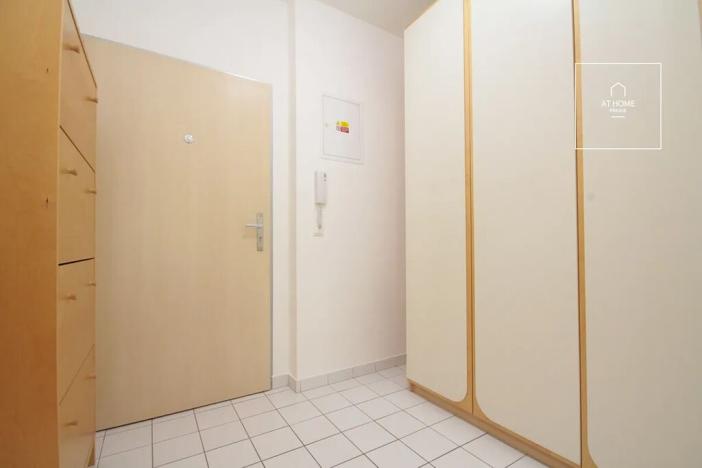 Pronájem bytu 1+kk, Praha - Malešice, Ungarova, 36 m2