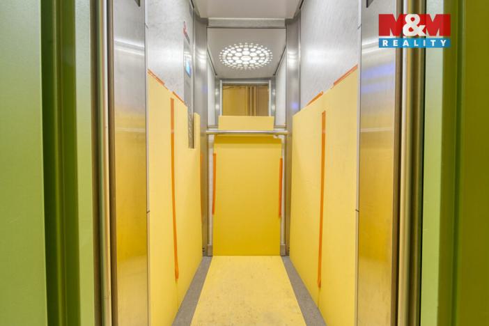 Pronájem bytu 3+kk, Praha - Karlín, U Sluncové, 65 m2