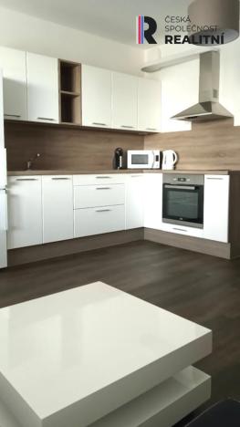 Pronájem bytu 1+kk, Praha - Dolní Měcholupy, Honzíkova, 27 m2