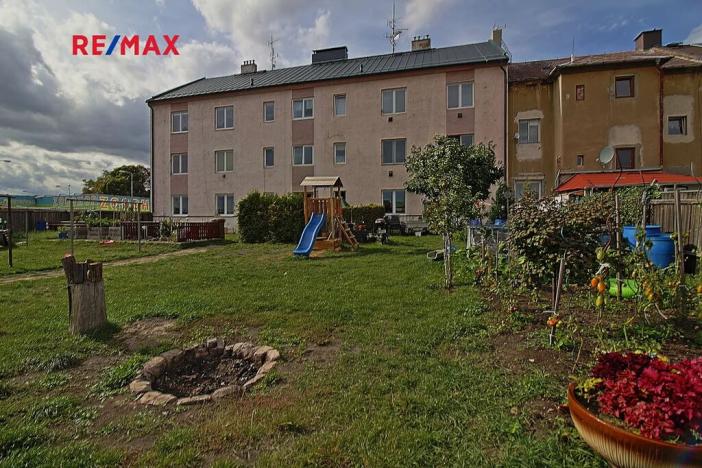 Pronájem bytu 2+kk, Chomutov, Kadaňská, 45 m2