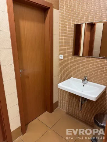 Pronájem kanceláře, Liberec - Liberec II-Nové Město, Chrastavská, 150 m2