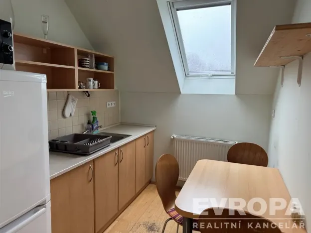 Pronájem kanceláře, Liberec - Liberec II-Nové Město, Chrastavská, 150 m2