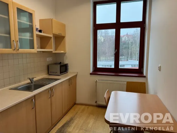 Pronájem kanceláře, Liberec - Liberec II-Nové Město, Chrastavská, 150 m2