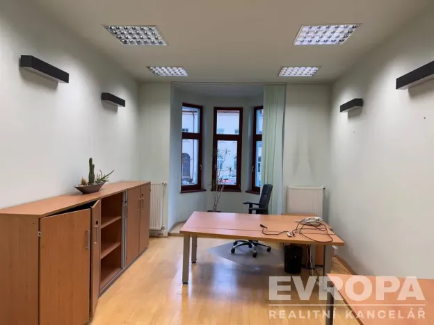 Pronájem kanceláře, Liberec - Liberec II-Nové Město, Chrastavská, 150 m2
