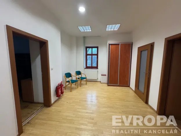 Pronájem kanceláře, Liberec - Liberec II-Nové Město, Chrastavská, 150 m2