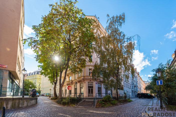 Prodej bytu 2+kk, Praha - Staré Město, Kozí, 45 m2