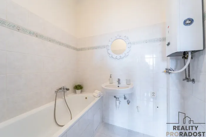 Prodej bytu 2+kk, Praha - Staré Město, Kozí, 45 m2