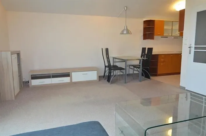 Pronájem bytu 2+kk, Vestec, U Strouhy, 57 m2