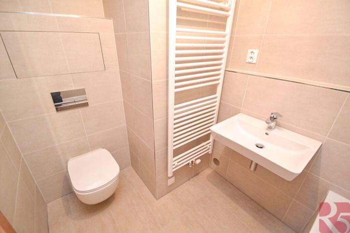 Pronájem bytu 2+kk, Praha - Modřany, Vrátnická, 63 m2